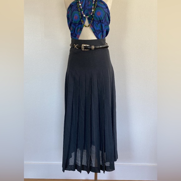 Dresses & Skirts - NWT Laurel Wool Black Pleated skirt